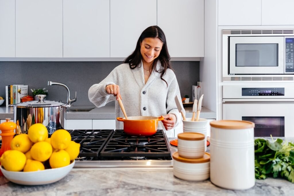 Ducted vs. ductless chimneys: which suits a closed Indian kitchen. 2 Compact modular kitchen layout design