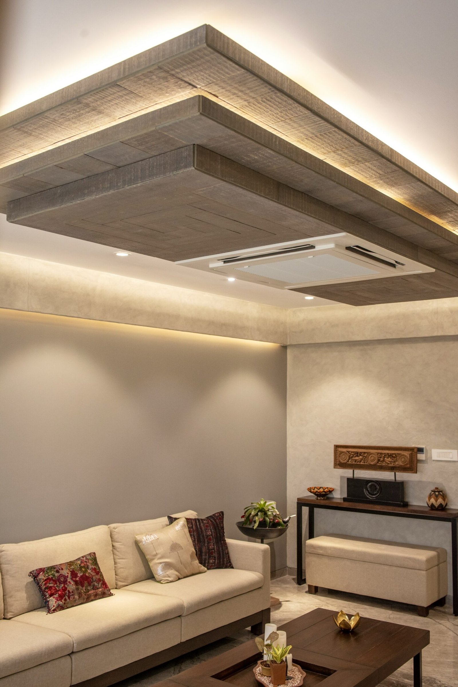 False ceiling design with lighting